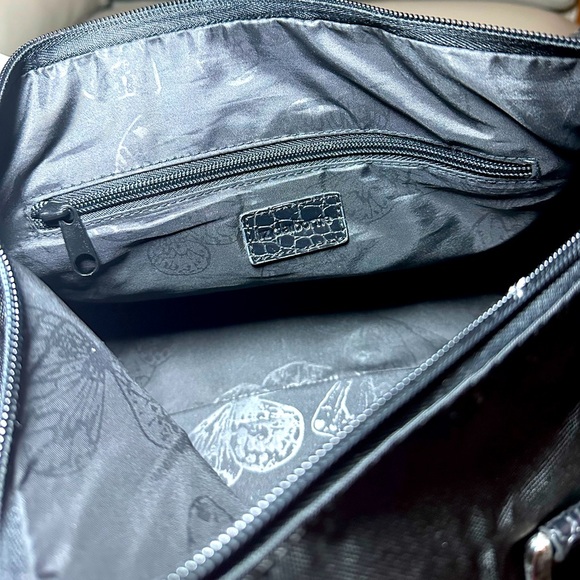 Liz Claiborne Small Duffle/Handbag in EUC. Black w/Silver Tone Hardware. - Picture 12 of 13